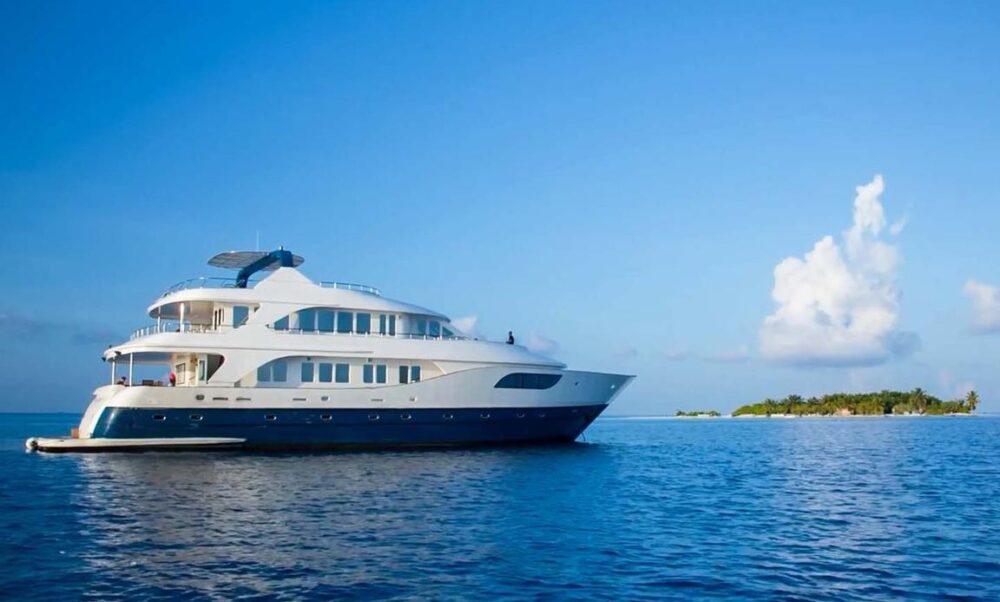 Luxury Yacht Charter in Maldives: Premium Vessels & Custom Experiences
