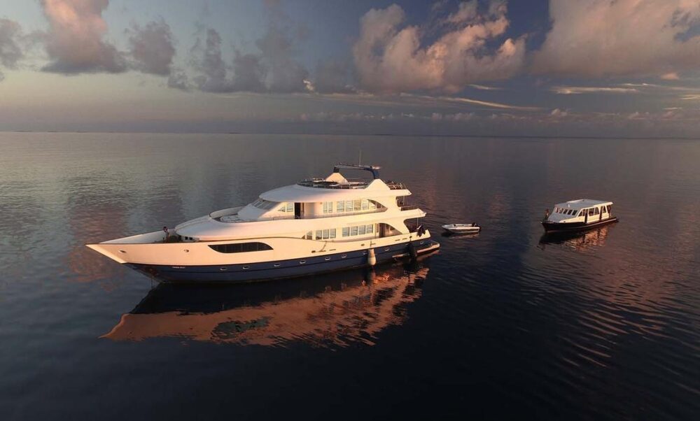 Luxury Yacht Charter in Maldives: Premium Vessels & Custom Experiences - Imagen 15