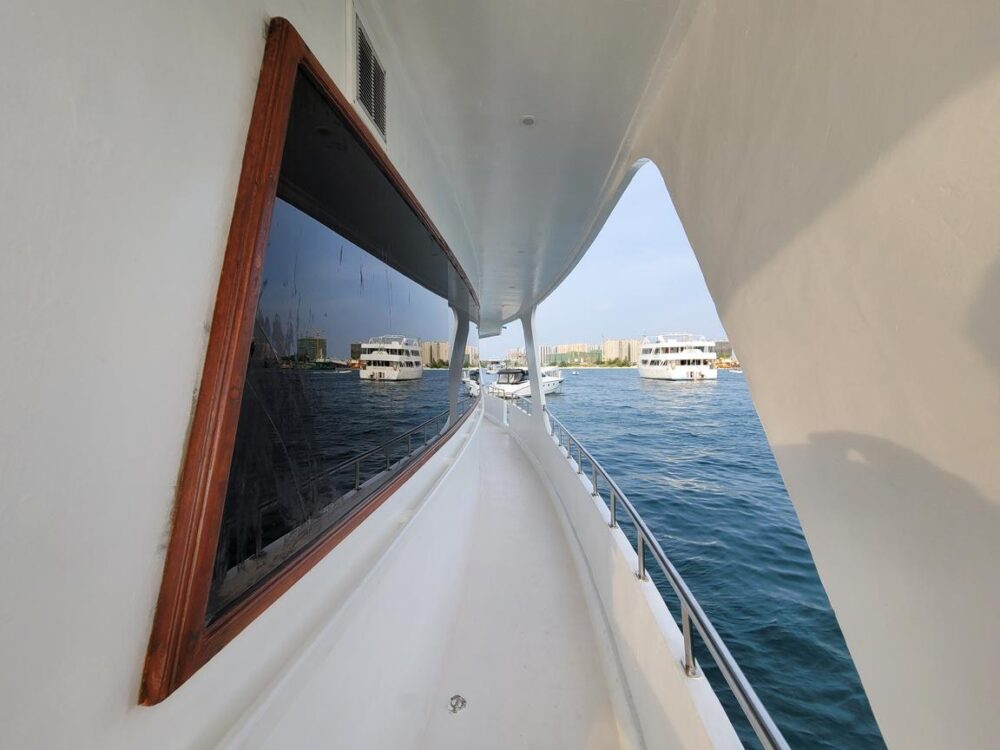 Affordable Liveraboard : Private Charters for Surfing, Diving & Custom Trips - Imagen 14
