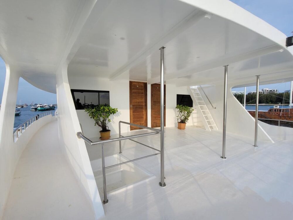 Affordable Liveraboard : Private Charters for Surfing, Diving & Custom Trips - Imagen 10