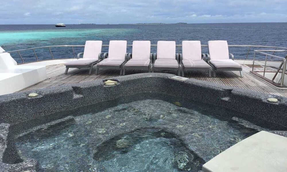 Luxury Yacht Charter in Maldives: Premium Vessels & Custom Experiences - Imagen 14