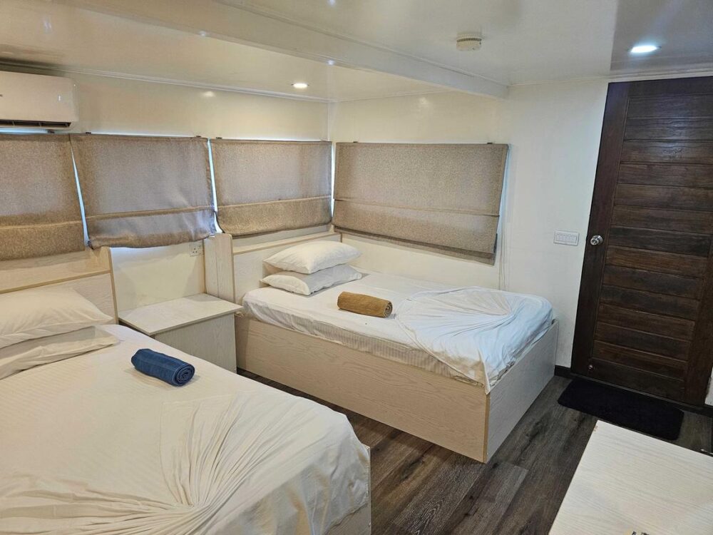 Affordable Liveraboard : Private Charters for Surfing, Diving & Custom Trips - Imagen 29