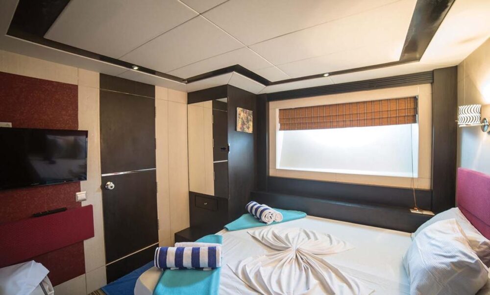 Luxury Yacht Charter in Maldives: Premium Vessels & Custom Experiences - Imagen 10