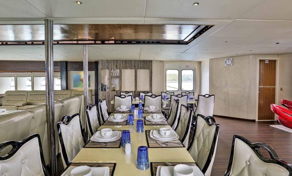 Luxury Yacht Charter in Maldives: Premium Vessels & Custom Experiences - Imagen 9