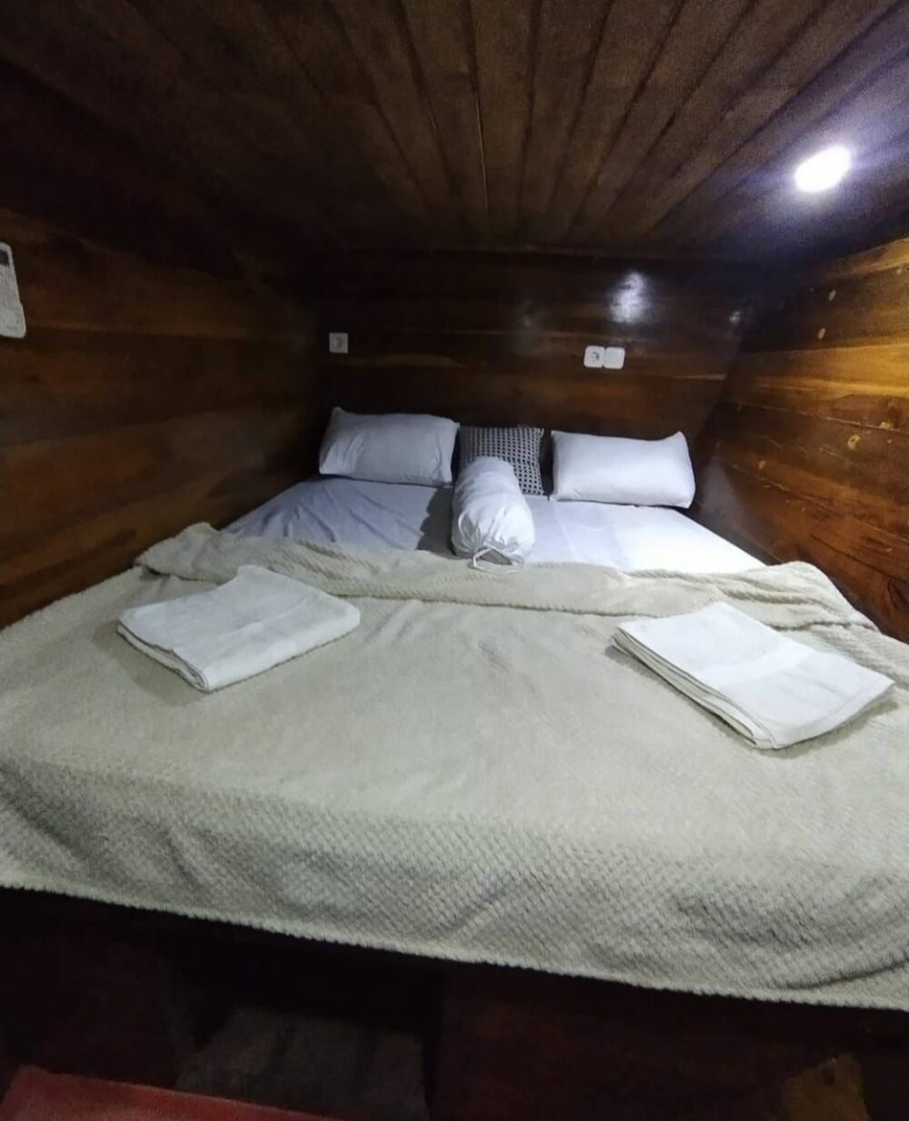 Komodo Boat Trip - Image 2
