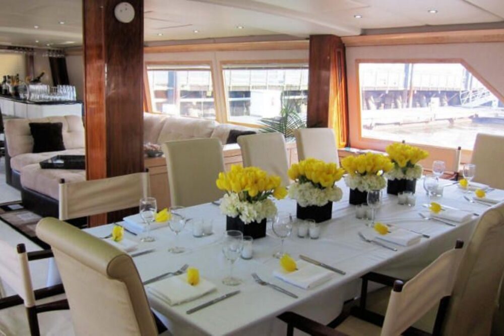 NEW YORK LUXURY YACHT EXPERIENCE - 97 FT - Image 3