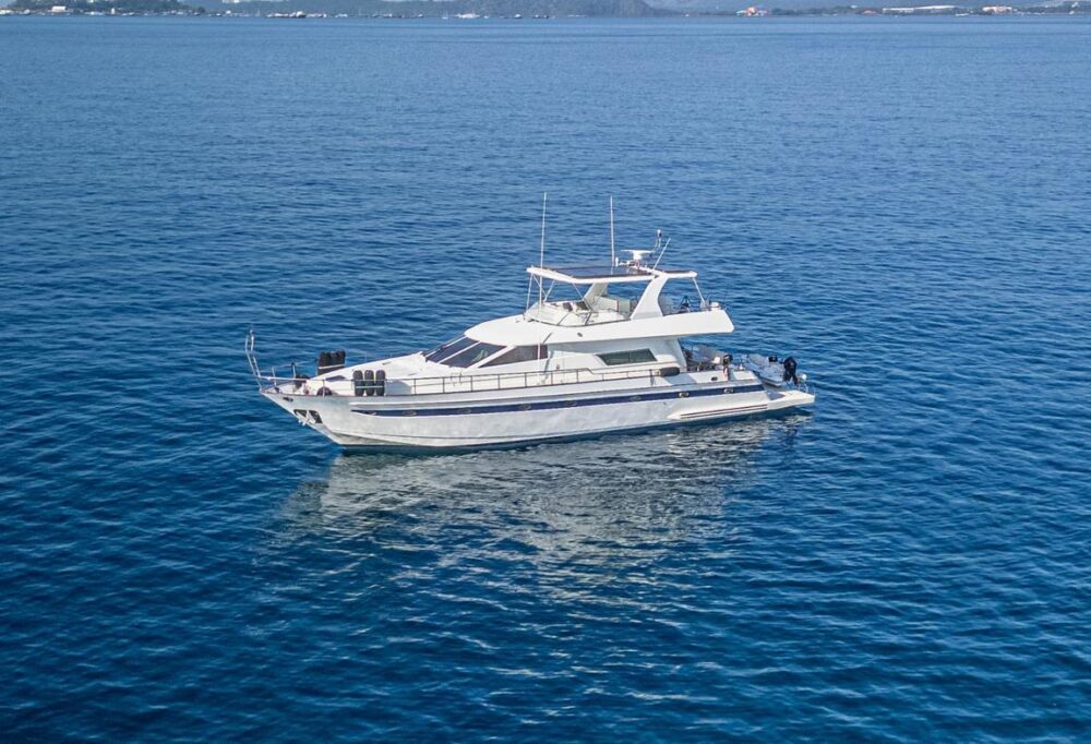 73ft Astondoa Premium Yacht at Affordable Rate - Image 10
