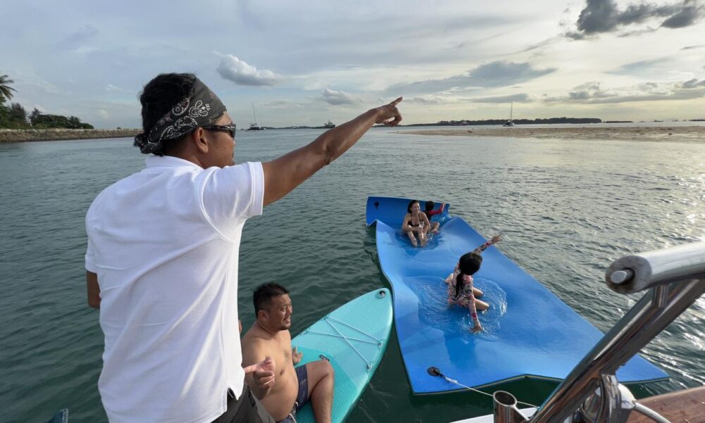 Luxury Grand Banks 42 Yacht Charters in Singapore with Professional Captain - Image 16