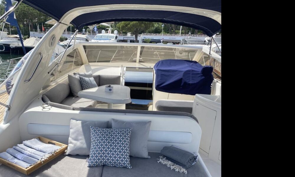 Luxury Princess V40 Motor Yacht Charter in Beaulieu-sur-Mer - French Riviera - Imagen 10