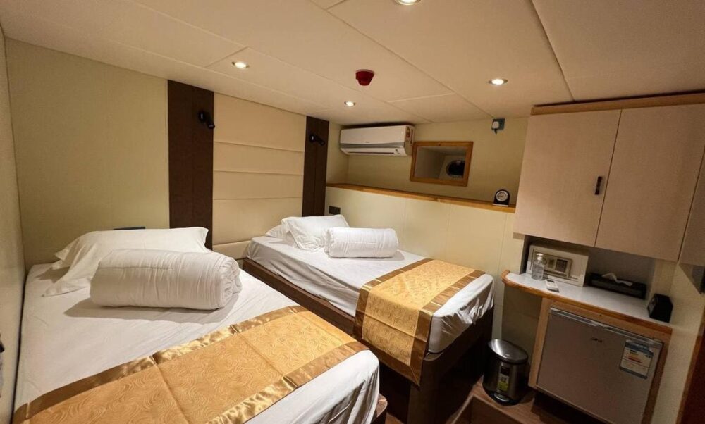 Luxury Yacht Charter in the Maldives: Explore Paradise with Private Superyacht Rentals - Image 4