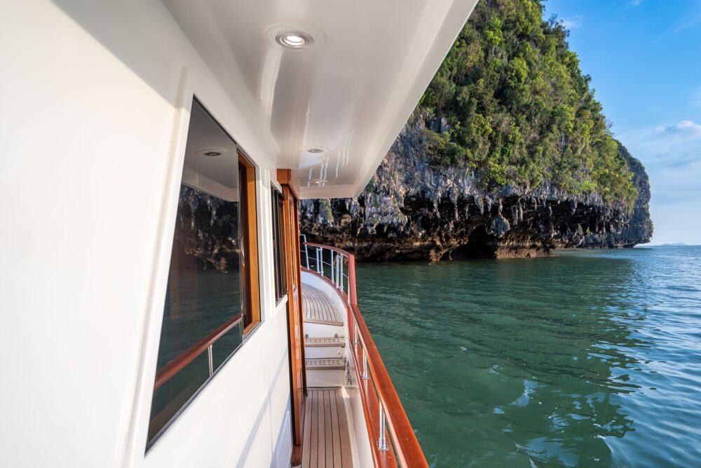 Grand Banks 53ft Yacht Charter in Phuket - Imagen 11
