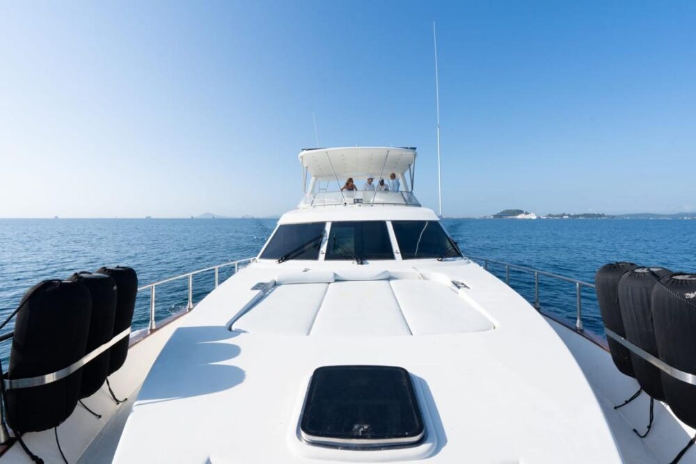 73ft Astondoa Premium Yacht at Affordable Rate - Image 8