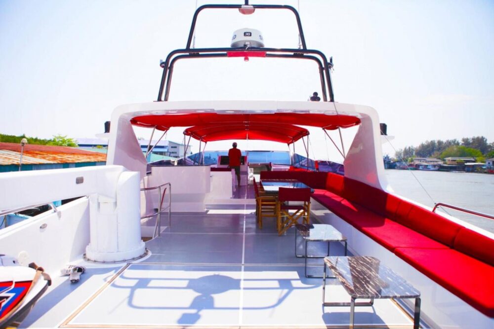 Luxury Yacht Rental Pattaya - 110ft Bliss Superyacht with Captain & Water Toys - Imagen 12
