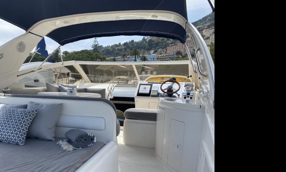 Luxury Princess V40 Motor Yacht Charter in Beaulieu-sur-Mer - French Riviera - Imagen 7