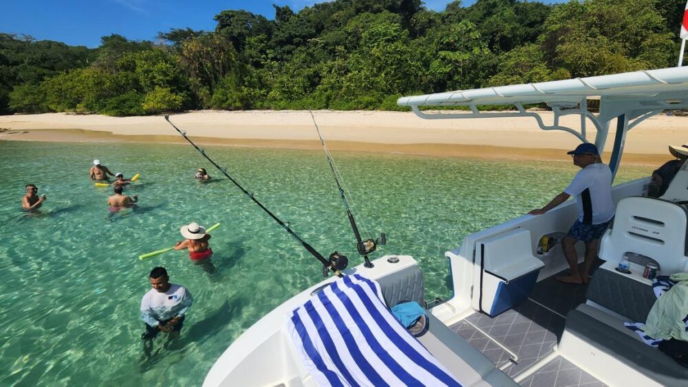 Todomar 38' Boat rental in Panama City, Panama - Image 18