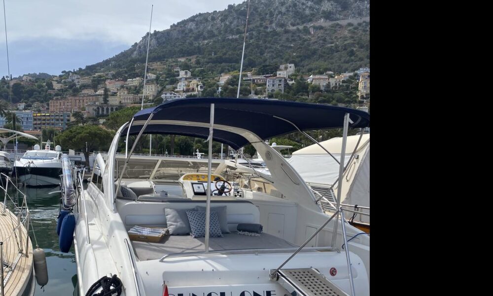 Luxury Princess V40 Motor Yacht Charter in Beaulieu-sur-Mer - French Riviera - Imagen 6
