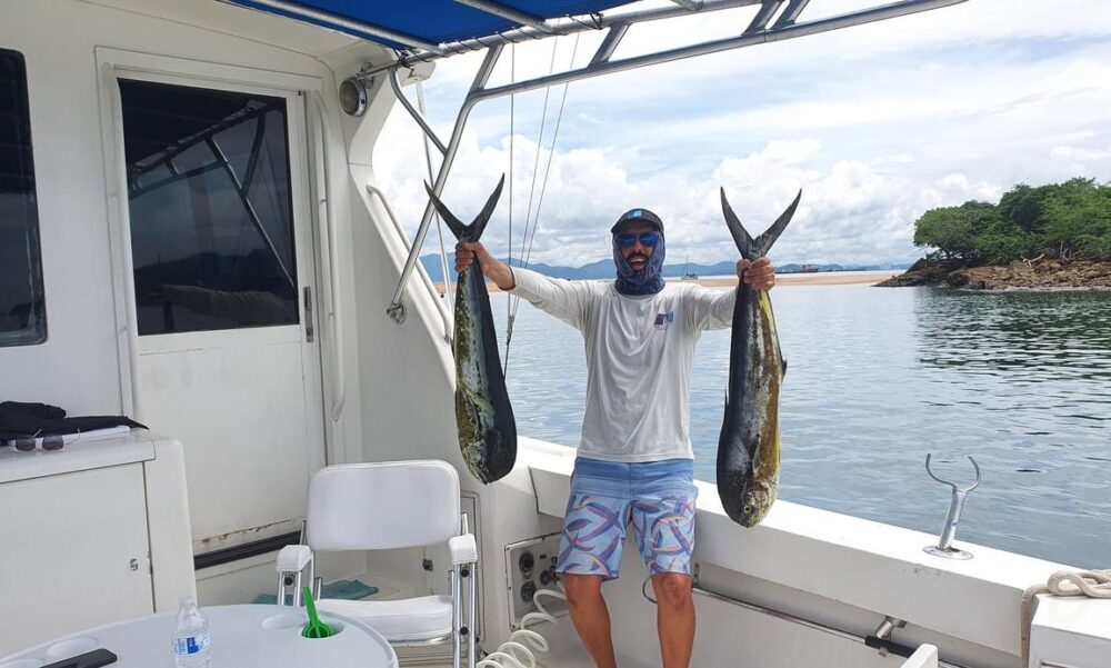 Fishing charter in a 46' private yacht Panama City, Panama - Image 23