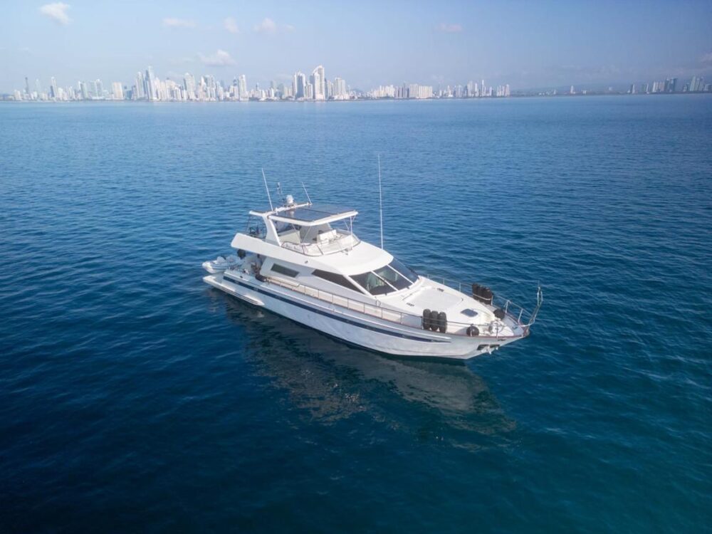73ft Astondoa Premium Yacht at Affordable Rate - Image 5