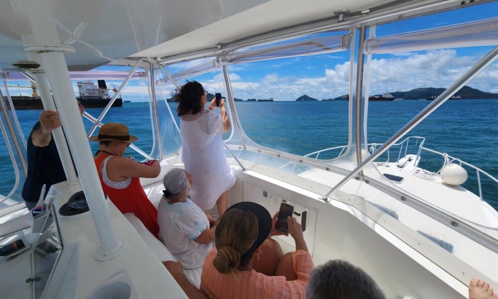 Fishing charter in a 46' private yacht Panama City, Panama - Image 22