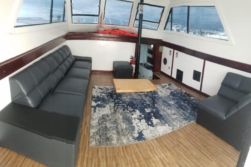 Fishing Charter Defender 46ft - Tour 4 Hours - Image 3