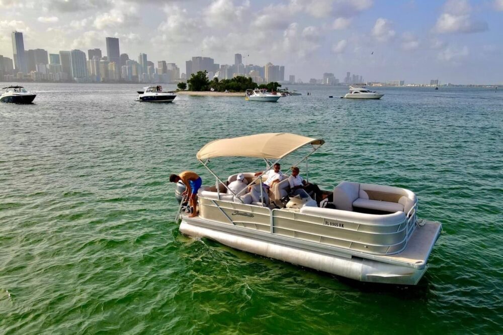 28ft Pontoon Yacht - 5 Hours