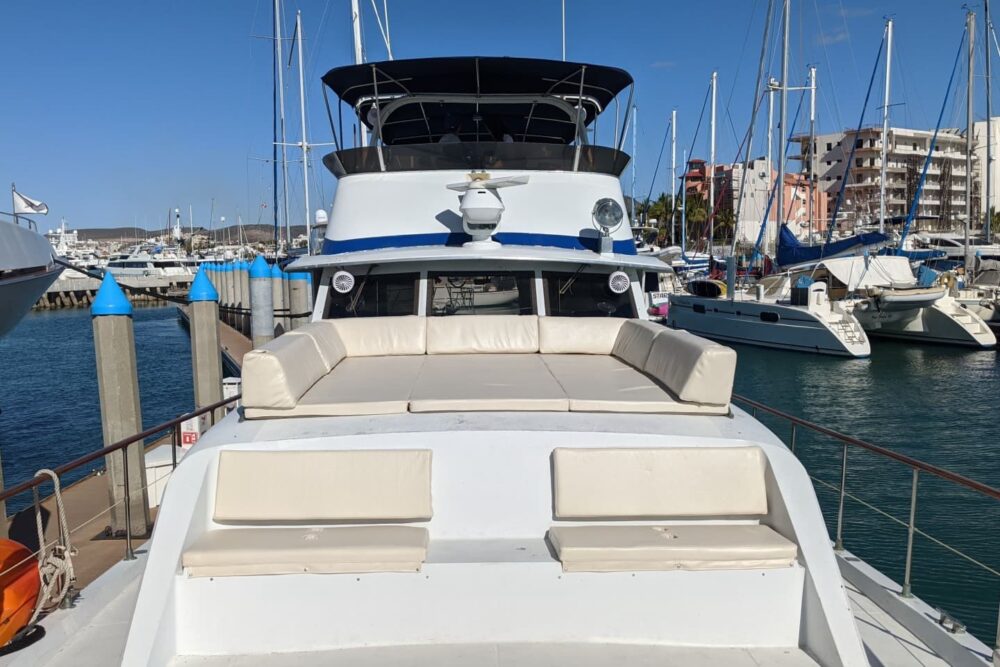 "El Don" is a 65ft Classic Hatteras luxury yacht docked in La Paz, Mexico. - Image 10