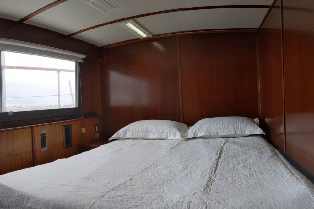 "El Don" is a 65ft Classic Hatteras luxury yacht docked in La Paz, Mexico. - Image 7