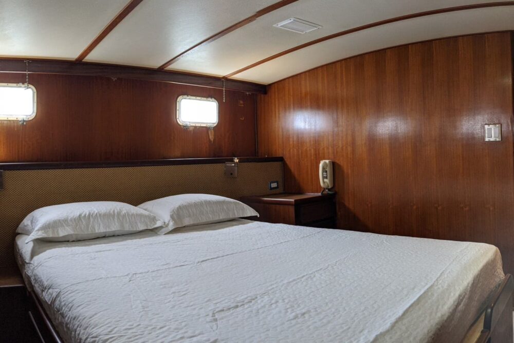"El Don" is a 65ft Classic Hatteras luxury yacht docked in La Paz, Mexico. - Image 6
