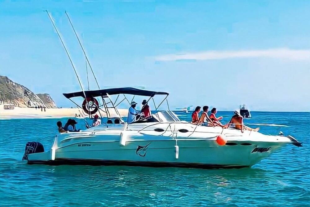 Private 7 Bays Cruise in Huatulco Mexico