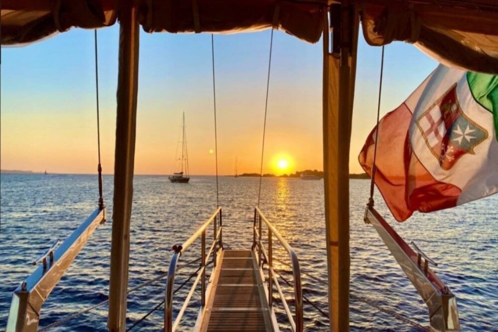 Luxury Yacht Charter in the Med Italy and France with Schooner Gullet Victoria. - Imagen 4
