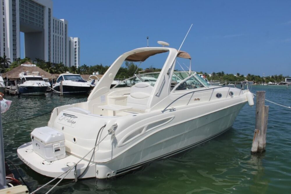 Sunset Tour Cancún - Sea Ray 38ft - 2 Hours