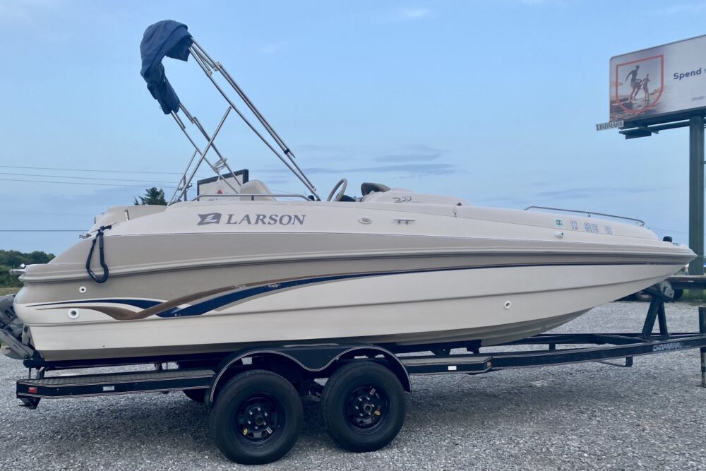 Jeanene’s Larson Deck Boat