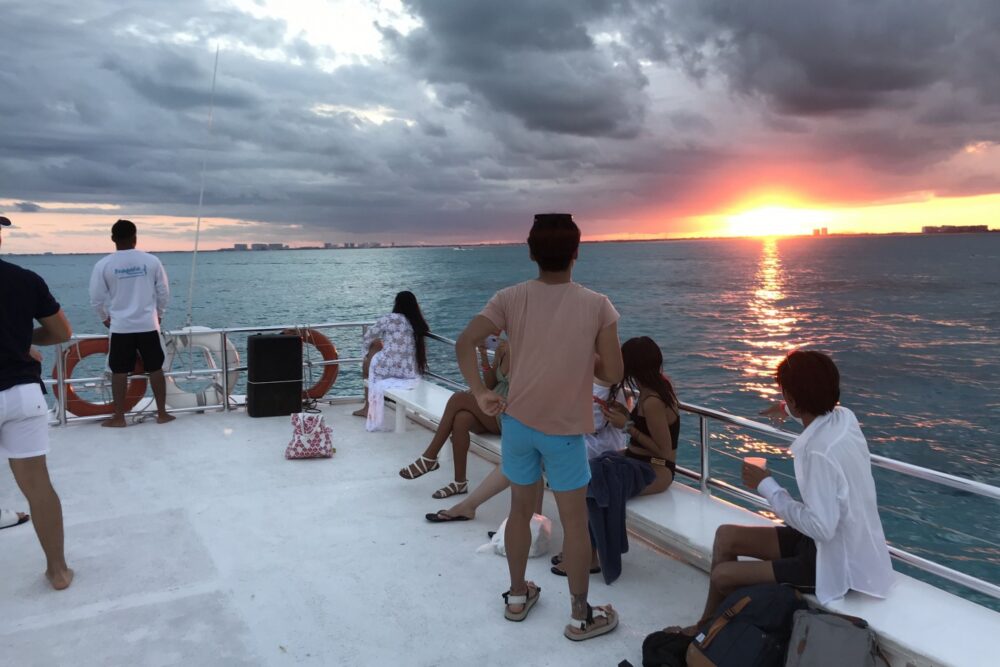 Catamaran Fragata Cancún - Image 5