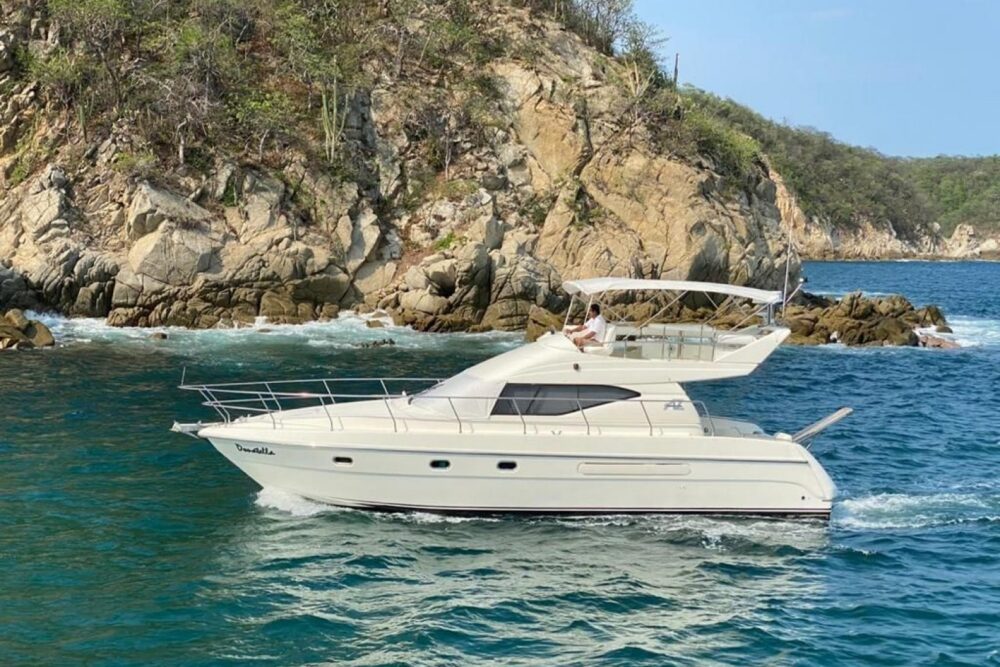DELUXE PRIVATE YACHT HUATULCO