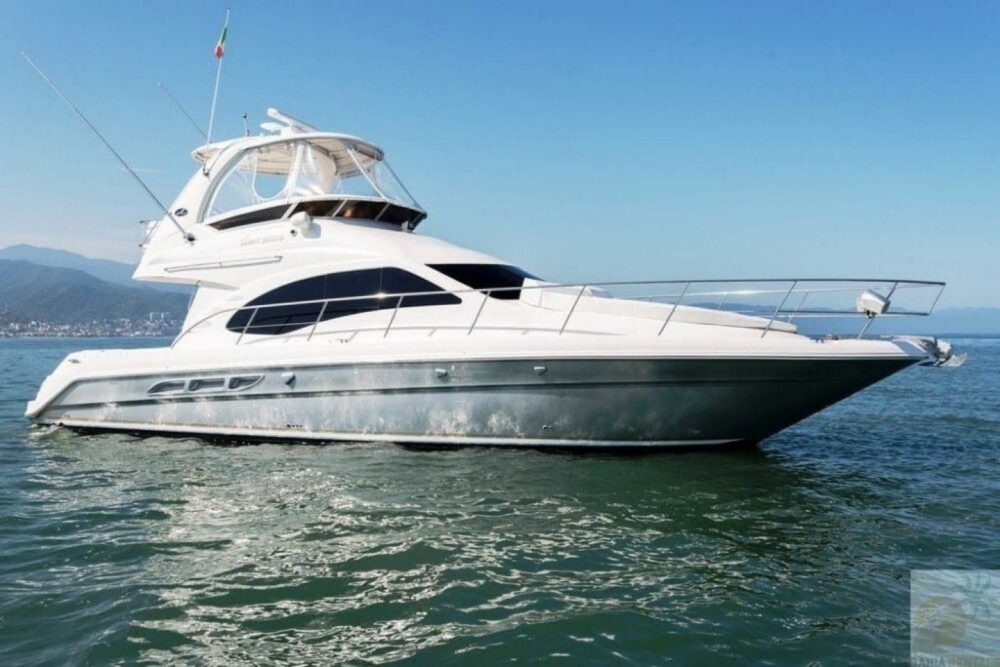 Luxurious Sea Ray Sedanbridge 440