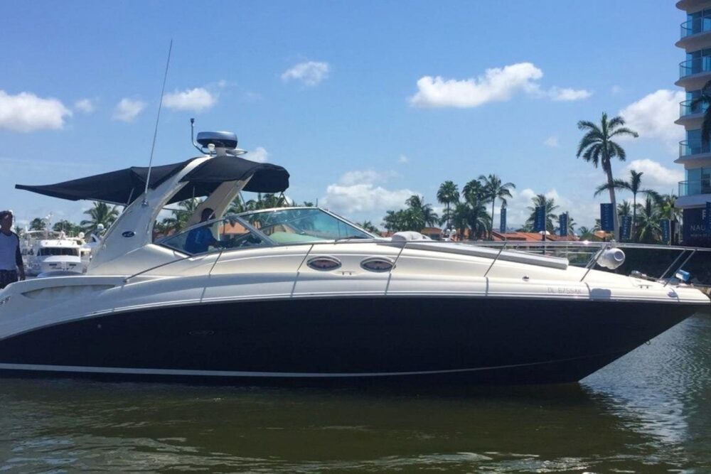 Luxurious Sea Ray 34
