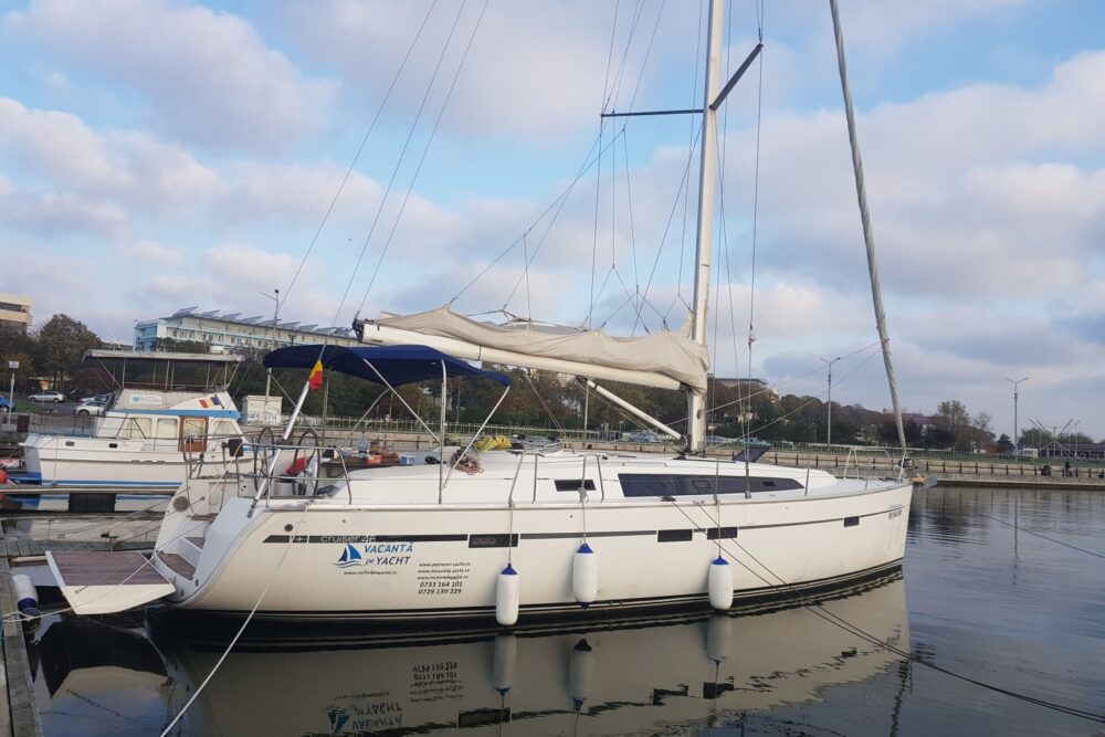 Bavaria 46 Luxury Yacht - Image 4