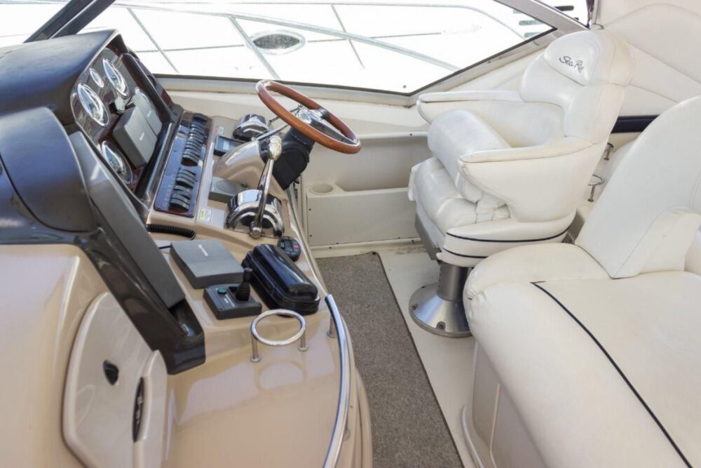 Sea Ray Sundancer 42 - Image 6
