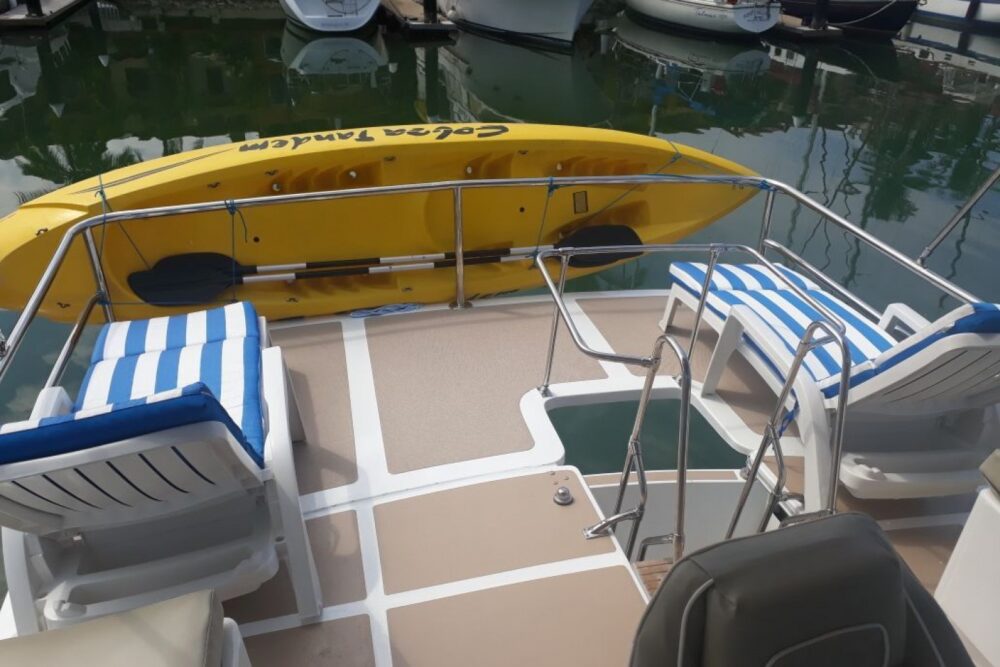 Bayliner 42 - Image 4
