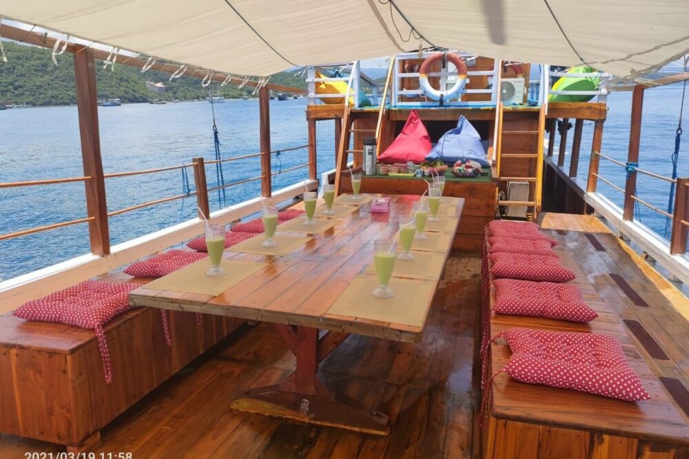 Komodo Boat Trip - Image 4