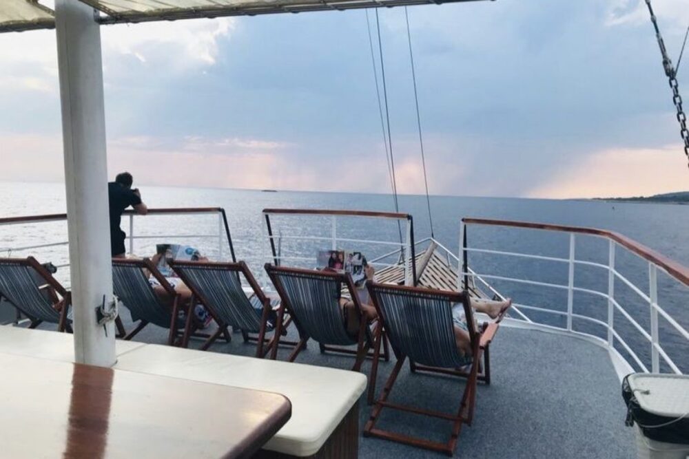 Vintage boat, sailing among Dalmatian cost.14 rooms with own wc/shower and AC - Imagen 11