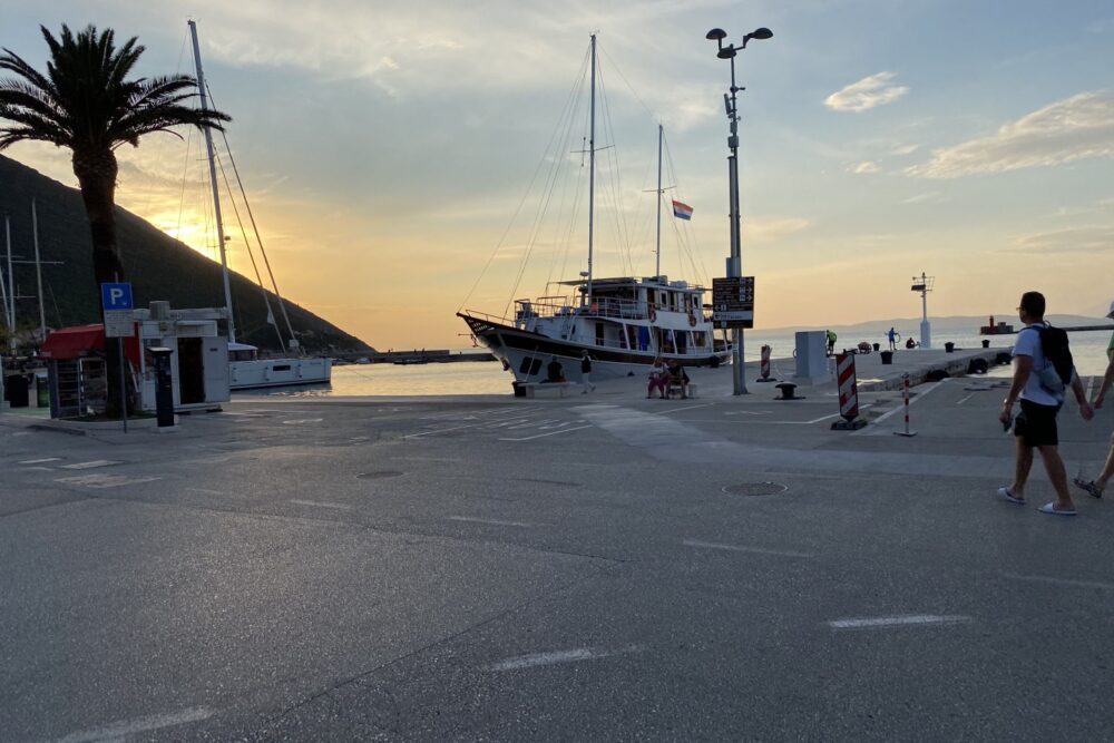 Vintage boat, sailing among Dalmatian cost.14 rooms with own wc/shower and AC - Imagen 7