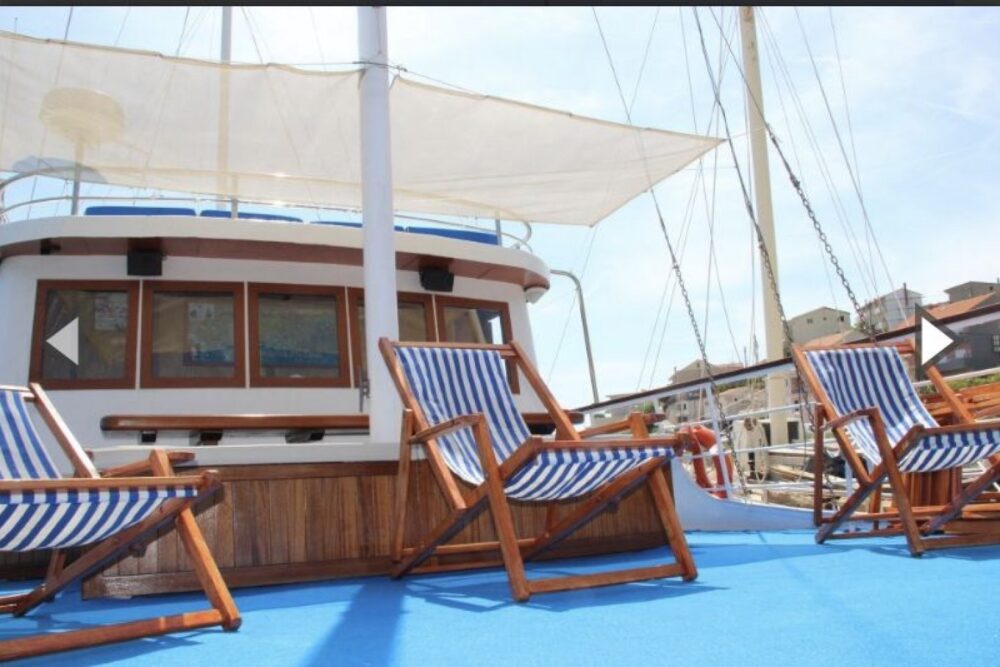 Vintage boat, sailing among Dalmatian cost.14 rooms with own wc/shower and AC - Imagen 9