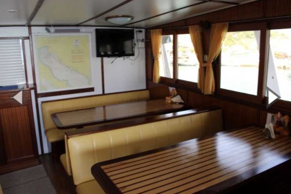 Vintage boat, sailing among Dalmatian cost.14 rooms with own wc/shower and AC - Imagen 8