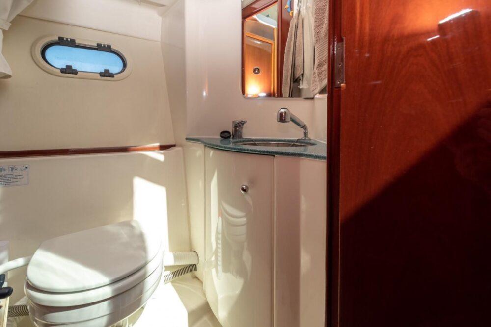 Luxury mini yacht - Imagen 3