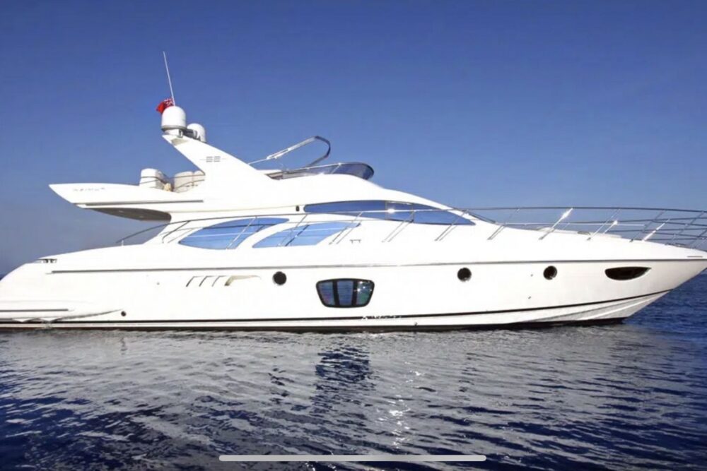 Yatch rental Azimut 62