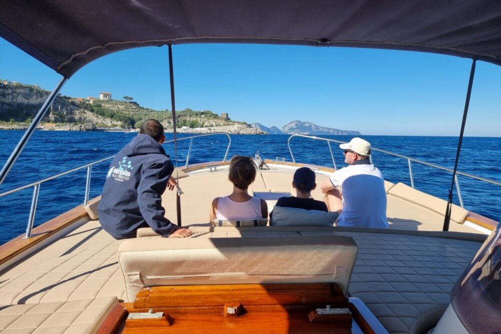 Private Experience to Capri Island or along the Amalfi Coast - Imagen 3