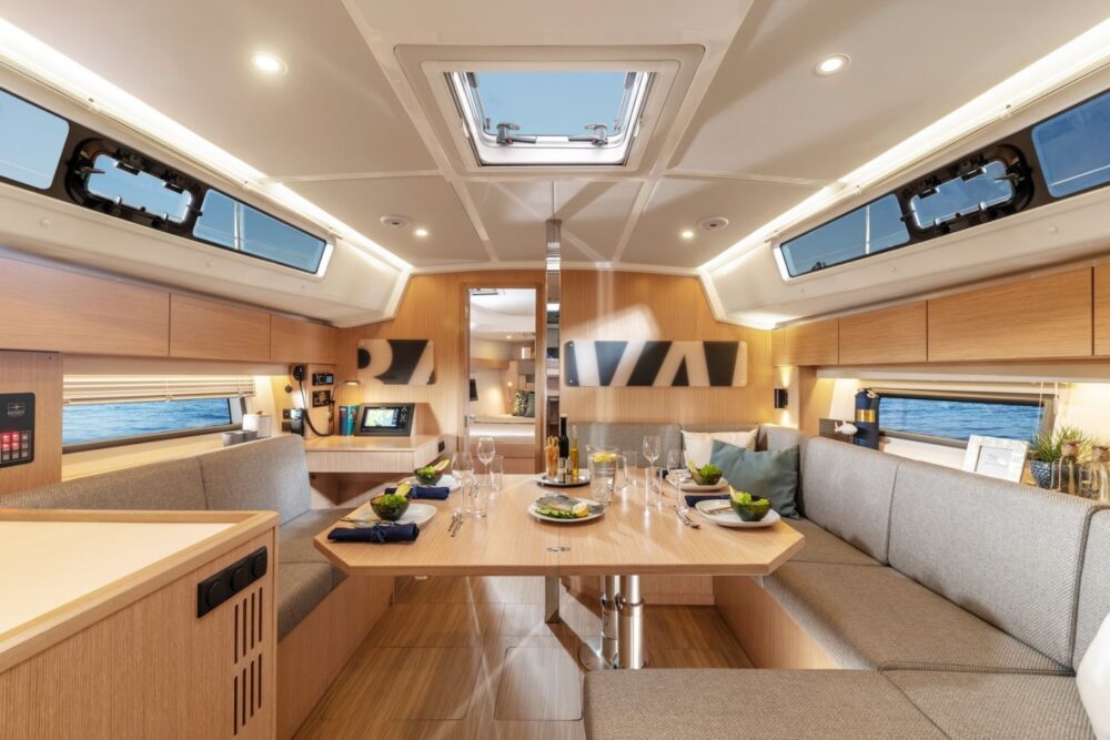 Bavaria C 42 (SR VII) - Weekly charge - Image 7