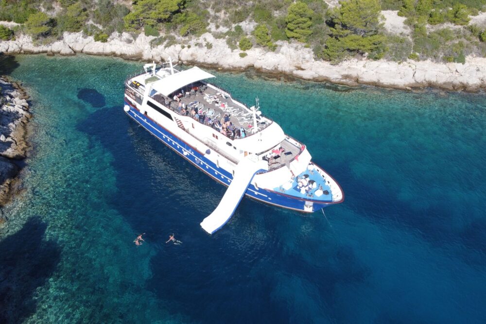 Lupus Mare power yacht - Imagen 5