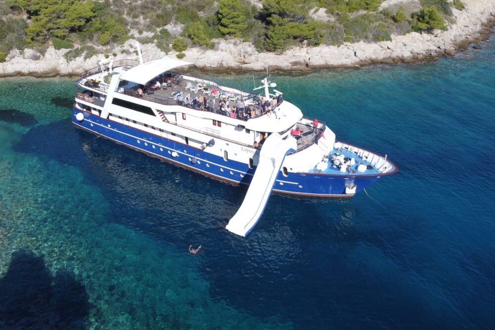 Lupus Mare power yacht - Imagen 4